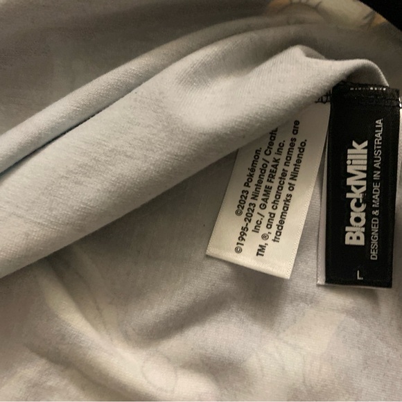 Like new Blackmilk Eevee Evolution Oversized Short Sleeve Top large Pokémon - Picture 6 of 7